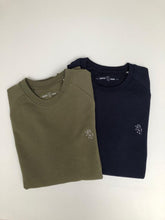 Load image into Gallery viewer, Stijlvolle trui ZWART/DONKER GRIJS/LICHT GRIJS/MAUVE NAVYBLUE/KAKI (klein geborduurde beer)